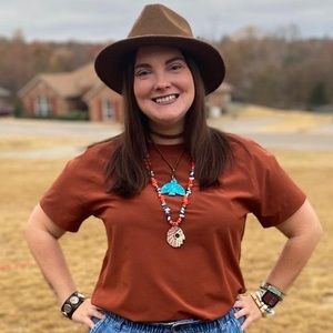 Meet your Posher, Laura